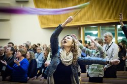 assembly_fri_2015_025